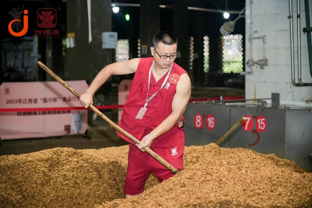以天工敬工匠！走進(jìn)“實(shí)贛派·勞模故事匯”，四特致敬榜樣力量